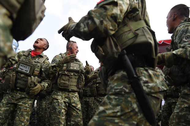 151005_ID_TNI_HUT_620.jpg 151005_ID_TNI_HUT_620.jpg
