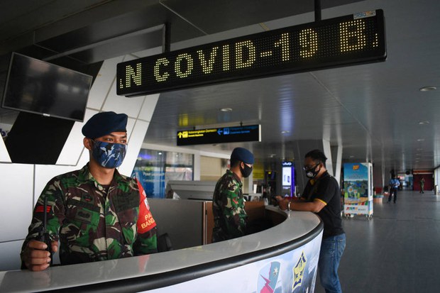 TNI, Polri Kerahkan 80.000 Personel, Bantu Vaksinasi dan Lacak Penderita COVID-19 TNI, Polri Kerahkan 80.000 Personel, Bantu Vaksinasi dan Lacak Penderita COVID-19