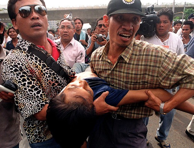 150513_ID_TRAGEDI_MEI_1998_700.jpg 150513_ID_TRAGEDI_MEI_1998_700.jpg