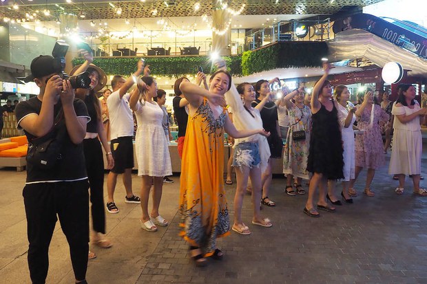 181025_ID_Chinesetourist_1000.jpg
