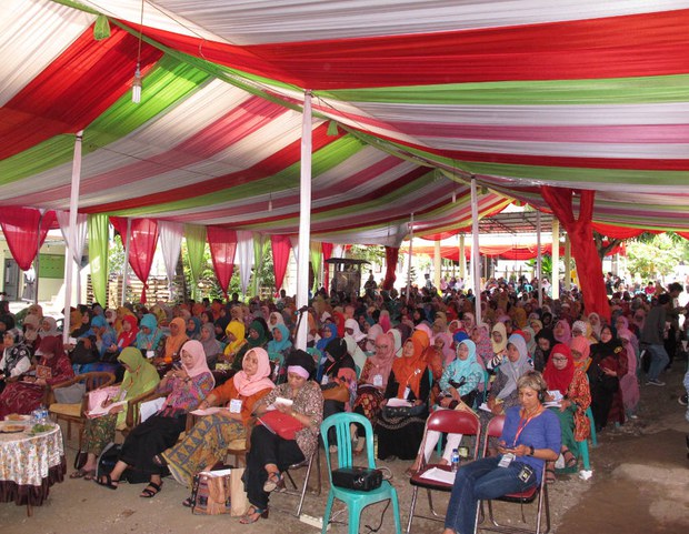 170426_ID_FemaleUlama_1000.jpg 170426_ID_FemaleUlama_1000.jpg