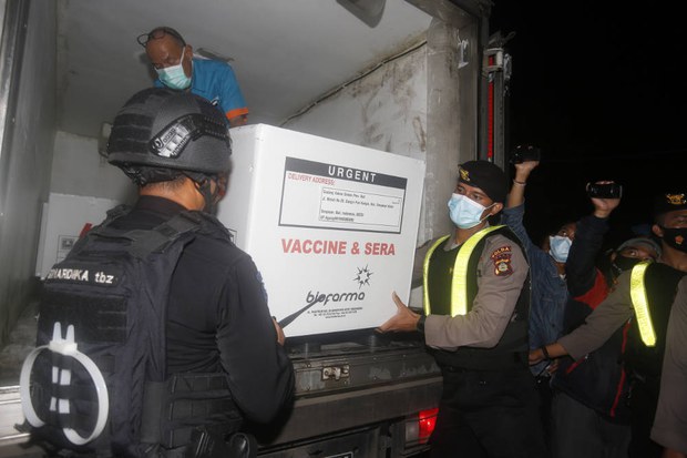 Indonesia Akan Mulai Vaksinasi COVID-19 Pekan Depan Indonesia Akan Mulai Vaksinasi COVID-19 Pekan Depan