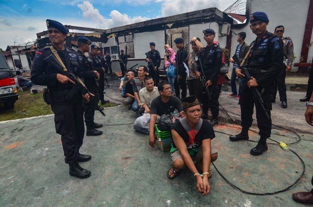 YLBHI: Warga laporkan sedikitnya 105 kasus penyiksaan, 35 pembunuhan oleh aparat 12 tahun terakhir YLBHI: Warga laporkan sedikitnya 105 kasus penyiksaan, 35 pembunuhan oleh aparat 12 tahun terakhir