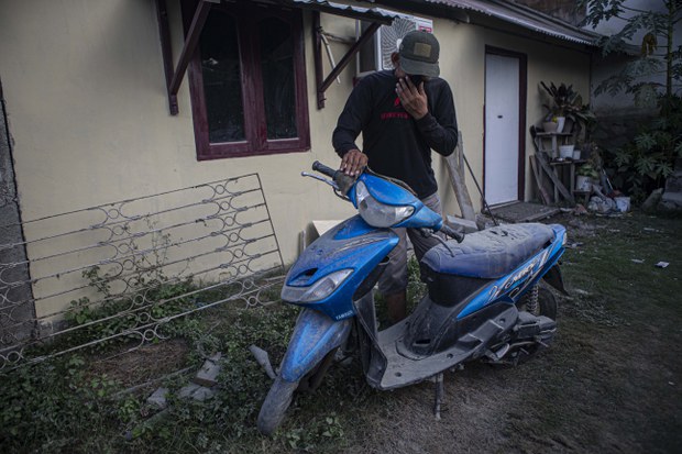 Debu tambang melekat di kendaraan
