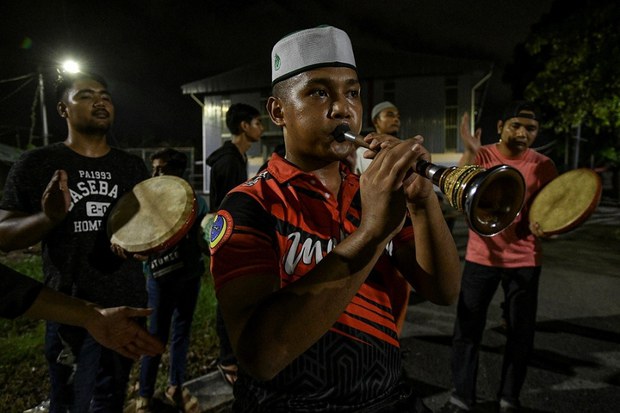 end-ramadan-malay-3.jpg