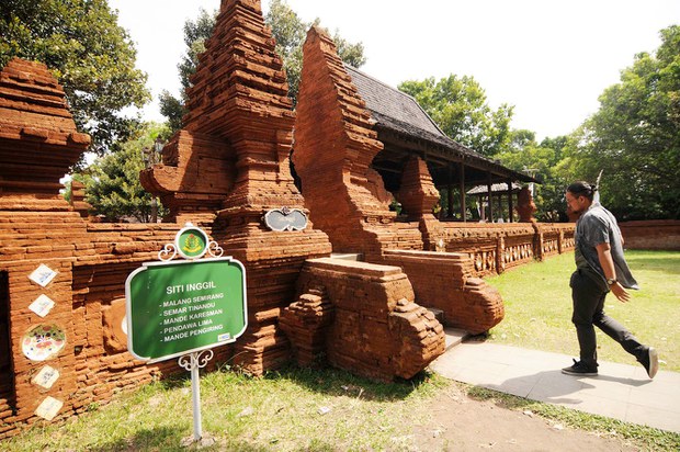 Keraton-Kasepuhan-2.jpg