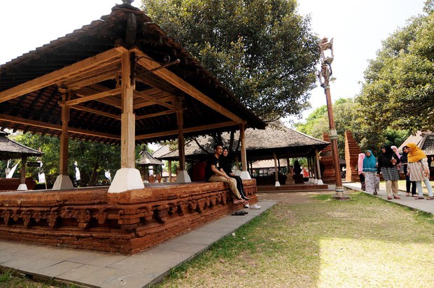 Keraton-Kasepuhan-4.jpg