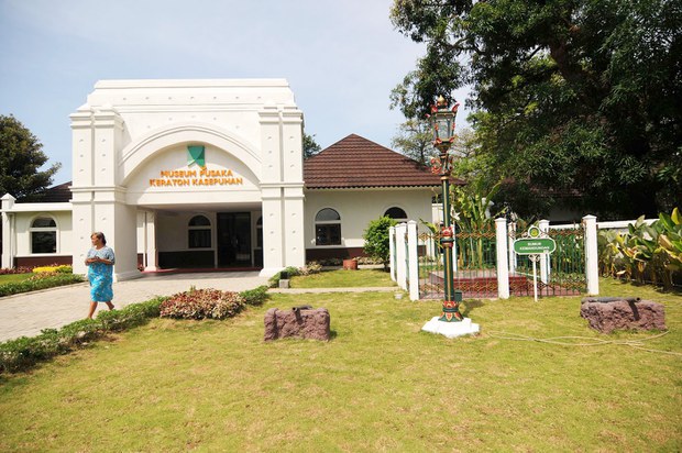 Keraton-Kasepuhan-6.jpg
