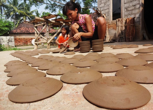 160628_ID_SS_POTTERY6.jpg