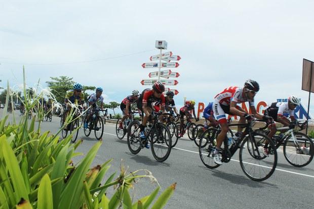 Tour-de-Singkarak-3.jpg