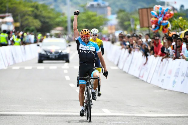 Tour-de-Singkarak-6.jpg