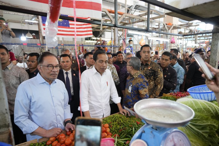 230613-MY-Jokowi-Inside.jpeg