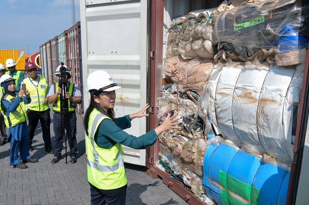 191125-MY-minister-trash-1000.jpg