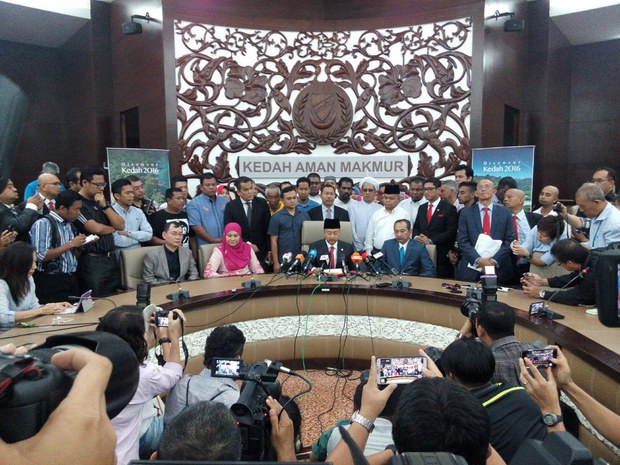 160203-MY-MUKHRIZ620 160203-MY-MUKHRIZ620