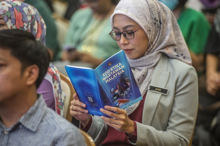 KOD_ETIKA_KEWARTAWANAN_03.jpg