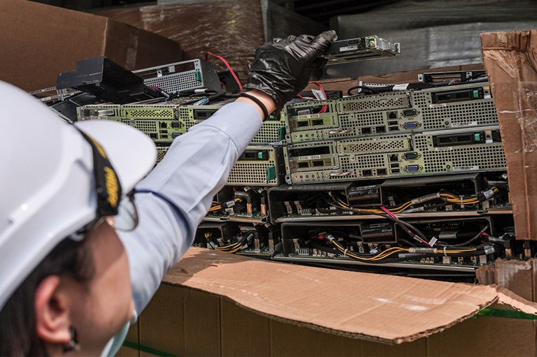 KONTENA E-WASTE_01.jpg
