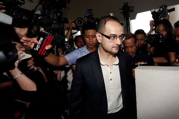 1MDB Fail Saman Namakan Riza Aziz Dalam Tuntutan AS$250 Juta 1MDB Fail Saman Namakan Riza Aziz Dalam Tuntutan AS$250 Juta
