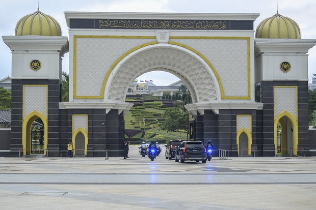 Ahli Parlimen Utus Surat Kepada Yang di-Pertuan Agong Mohon PM Berundur Ahli Parlimen Utus Surat Kepada Yang di-Pertuan Agong Mohon PM Berundur