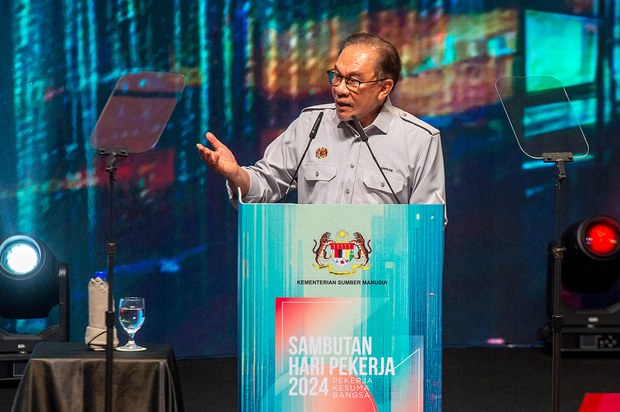 Penjawat awam Malaysia dapat kenaikan gaji tertinggi ketika kejatuhan ekonomi dunia Penjawat awam Malaysia dapat kenaikan gaji tertinggi ketika kejatuhan ekonomi dunia