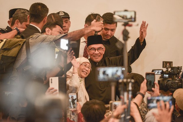 Anwar mungkir janji mansuhkan undang-undang menyekat rakyat, tamatkan rasuah di Malaysia - Aktivis