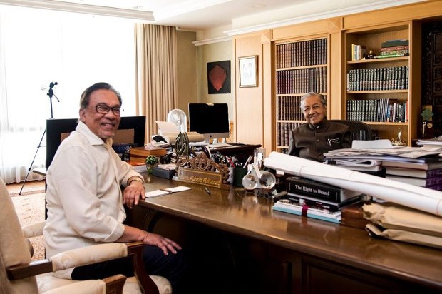 191121-MY-AnwarMahathir620.jpg 191121-MY-AnwarMahathir620.jpg
