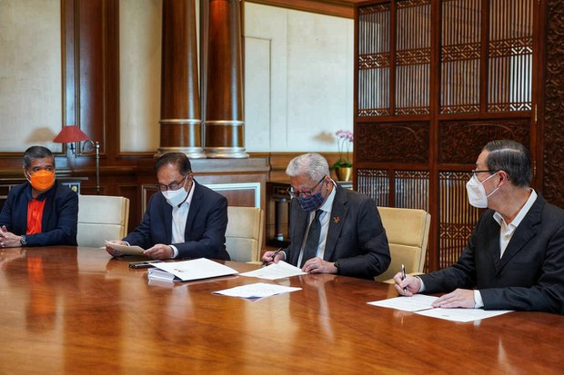 Jawatan Anwar Ibrahim Sebagai Ketua Pembangkang Malaysia dinaiktaraf Menteri