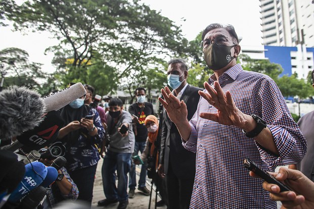 Darurat: Anwar Ibrahim Disoal Siasat Polis Berhubung Kenyataan Majlis Presiden PH Darurat: Anwar Ibrahim Disoal Siasat Polis Berhubung Kenyataan Majlis Presiden PH