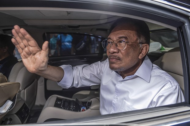 Anwar Ibrahim Gagal Ketepi Sabitan Kes Liwat, Kembalikan Saman Terhadap Kerajaan Anwar Ibrahim Gagal Ketepi Sabitan Kes Liwat, Kembalikan Saman Terhadap Kerajaan