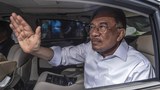 Anwar Ibrahim Gagal Ketepi Sabitan Kes Liwat, Kembalikan Saman Terhadap Kerajaan