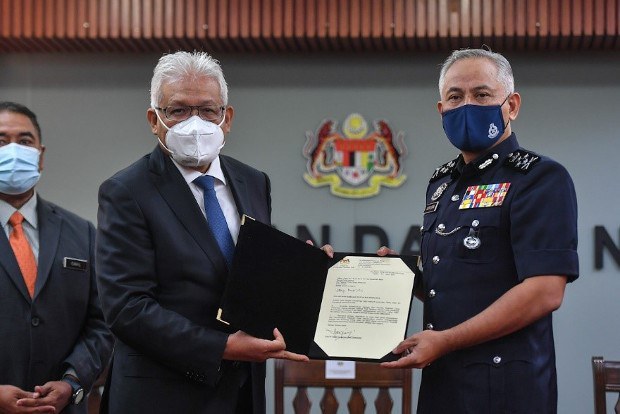 Menteri Dalam Negeri Malaysia Campur Tangan Dalam Urusan  Polis, Kata Ketua Polis Negara