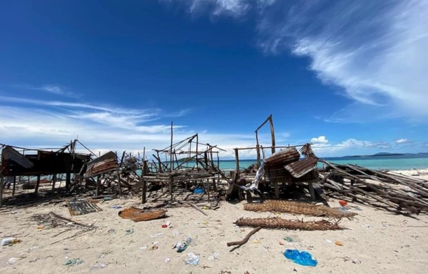 Malaysia roboh penempatan hampir 1,000 etnik Bajau Laut di Sabah Malaysia roboh penempatan hampir 1,000 etnik Bajau Laut di Sabah