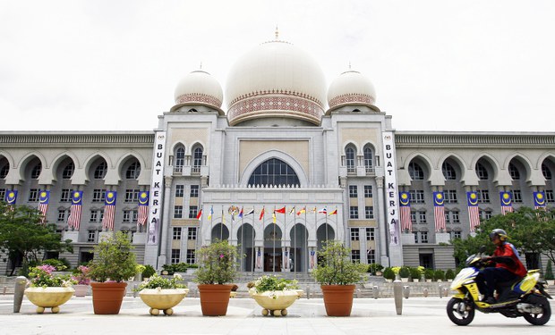 151216-MY-MAHKAMAH620.jpg