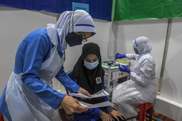 COVID-19: IbuBapa Bimbang Hantar Anak Ke Sekolah, Kes Meningkat 33 Kali Ganda COVID-19: IbuBapa Bimbang Hantar Anak Ke Sekolah, Kes Meningkat 33 Kali Ganda