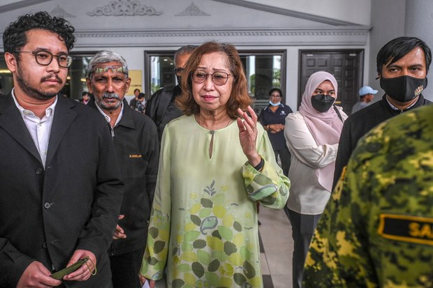 Isteri bekas Menteri Kewangan mengaku tidak bersalah tuduhan gagal isytihar aset