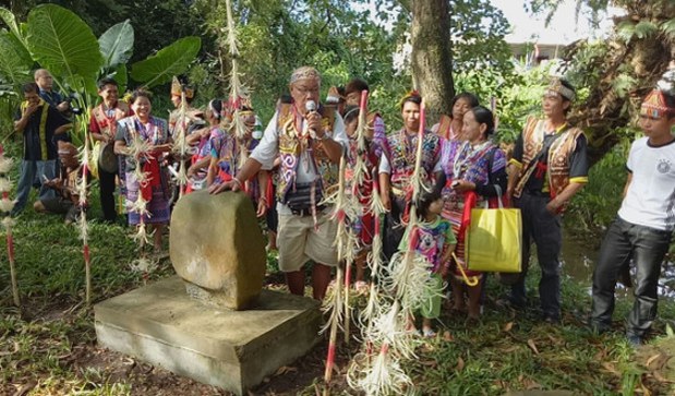 dayak620.jpg dayak620.jpg