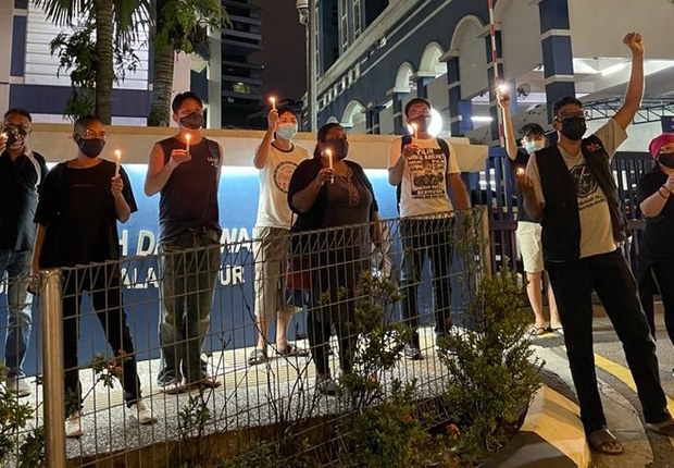 Kartunis Fahmi Reza Ditahan Pihak Berkuasa Malaysia