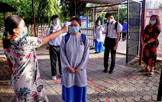Ibu bapa bimbang kesan gelombang haba cuaca panas semasa sesi persekolahan dibuka Ibu bapa bimbang kesan gelombang haba cuaca panas semasa sesi persekolahan dibuka