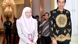 181009_ID_WanAzizahJokowi_1000.jpg