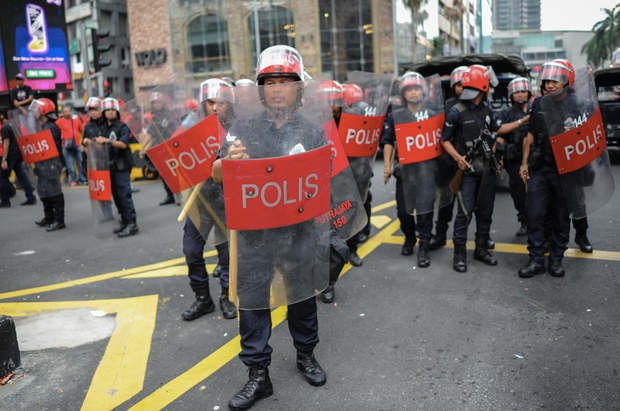 151130-MY-POLIS620 151130-MY-POLIS620