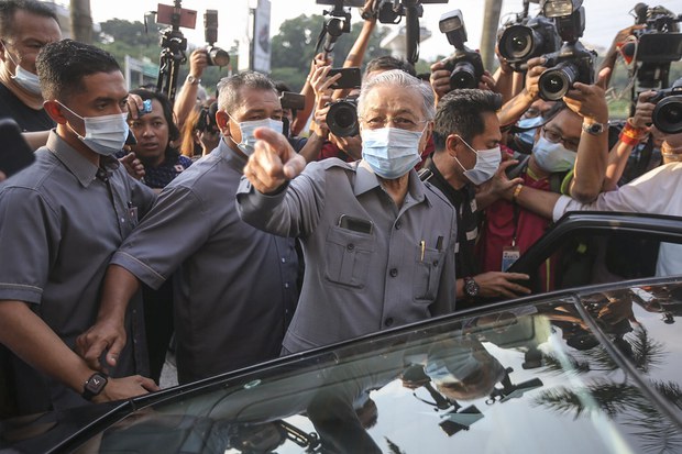 Polis Malaysia: Rancangan Pesimpati IS Bunuh PM Mahathir Digagalkan Tahun Lalu Polis Malaysia: Rancangan Pesimpati IS Bunuh PM Mahathir Digagalkan Tahun Lalu