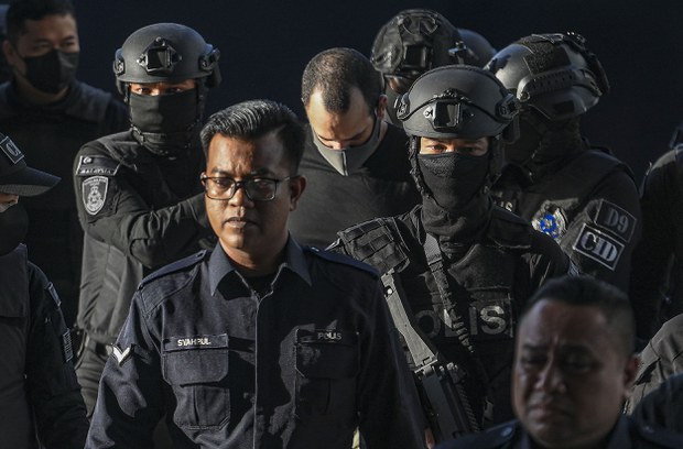 Lelaki Israel mengaku tidak bersalah atas pertuduhan senjata api di Malaysia Lelaki Israel mengaku tidak bersalah atas pertuduhan senjata api di Malaysia