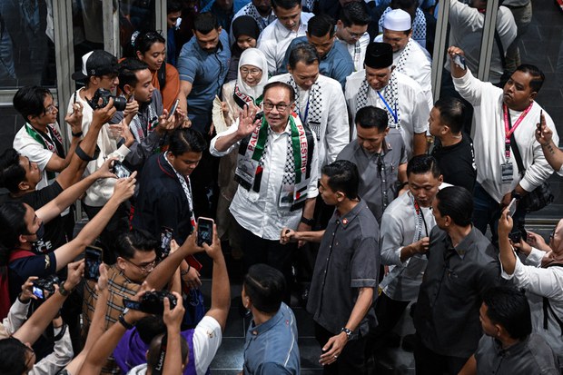 Malaysia larang kapal firma Israel berlabuh sebagai tindak balas peperangan Gaza Malaysia larang kapal firma Israel berlabuh sebagai tindak balas peperangan Gaza
