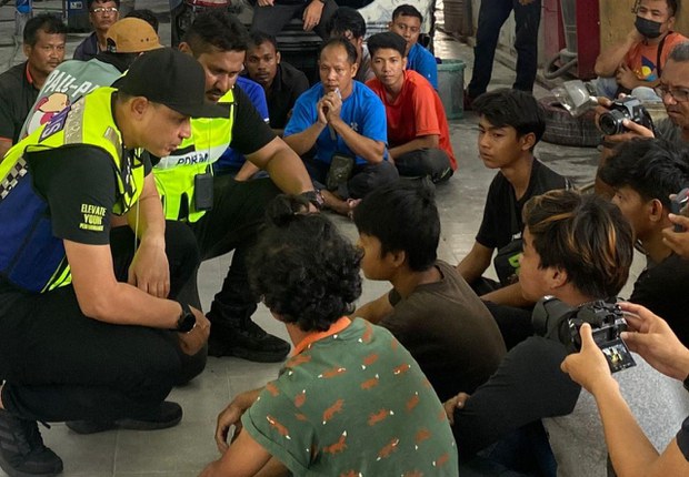 Polis Malaysia selamatkan enam buruh kanak-kanak Myanmar di Selangor Polis Malaysia selamatkan enam buruh kanak-kanak Myanmar di Selangor