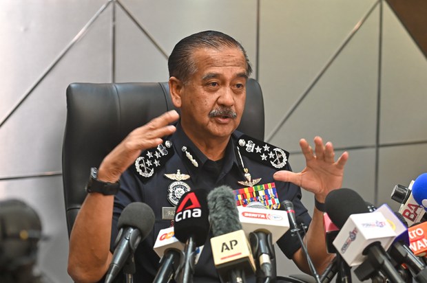 Lima ahli keluarga suspek serangan balai polis ditahan bawah SOSMA Lima ahli keluarga suspek serangan balai polis ditahan bawah SOSMA