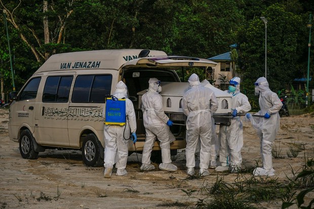Malaysia Umum ‘Lockdown’ Penuh Dua Minggu, Kes Harian COVID-19 Lebih 8,000