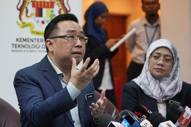 Malaysia benarkan firma Australia proses nadir bumi sehingga 2026 Malaysia benarkan firma Australia proses nadir bumi sehingga 2026