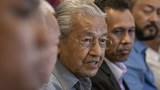 UMNO akan tergesa-gesa bebaskan Najib melalui pengampunan diraja, kata Mahathir