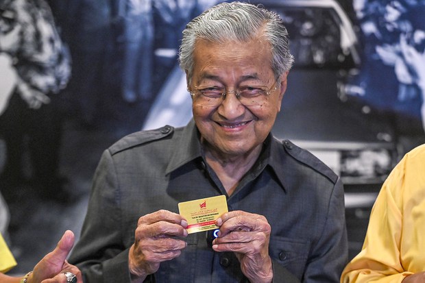 Ahli Politik, orang awam bidas kenyataan perkauman Mahathir Mohamad