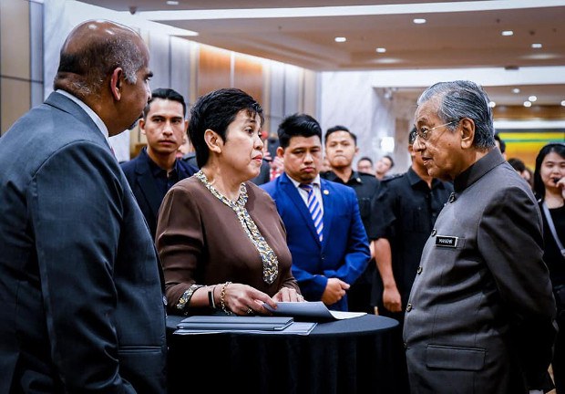 191105-MY-Mahathir-Terrorism620.jpg