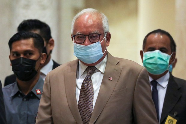 Mahkamah Malaysia Benarkan Najib Razak Ke Singapura Bersama Isteri Mahkamah Malaysia Benarkan Najib Razak Ke Singapura Bersama Isteri